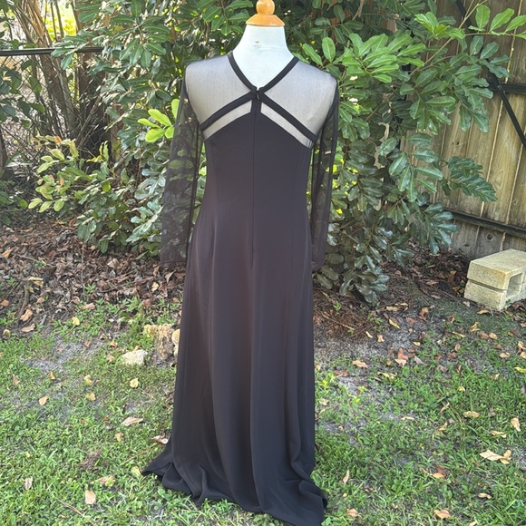 Armani Collezioni silk blend gown, illusion neckline, size 10 - Picture 4 of 7